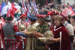 LA CAVALCATA DEI MAGI Per lÕEpifania, un solenne corteo di figuranti attraverser il centro di Firenze per rievocare l'antica tradizione fiorentina della Festa deÕ Magi